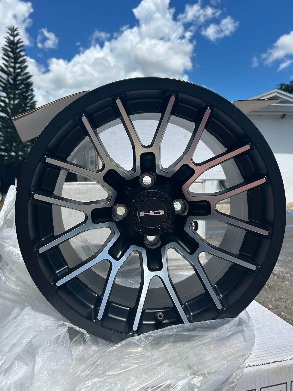 HD Gloss Black & Machined finish 14" rims
