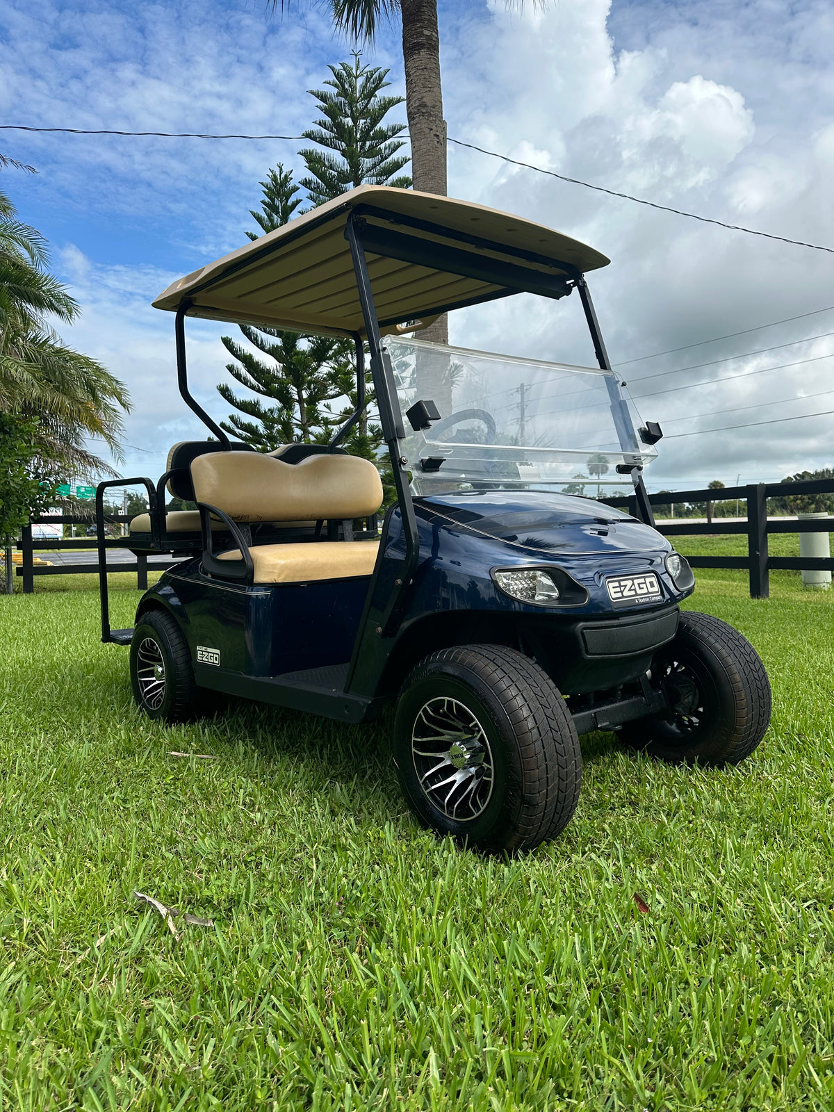 2016 EZ-GO TXT (NEW LITHIUM W/3 YEAR WARRANTY)