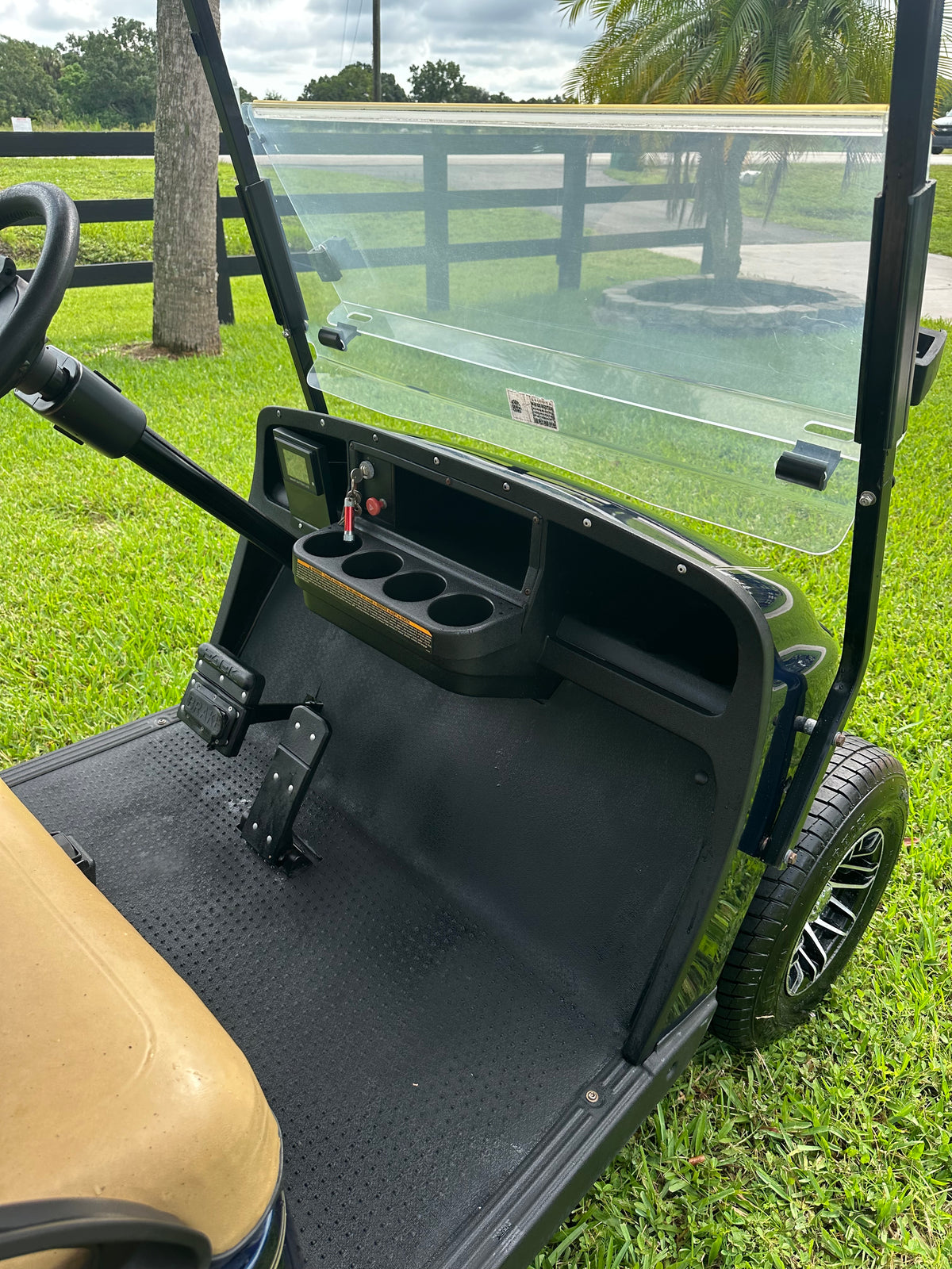 2016 EZ-GO TXT (NEW LITHIUM W/3 YEAR WARRANTY)