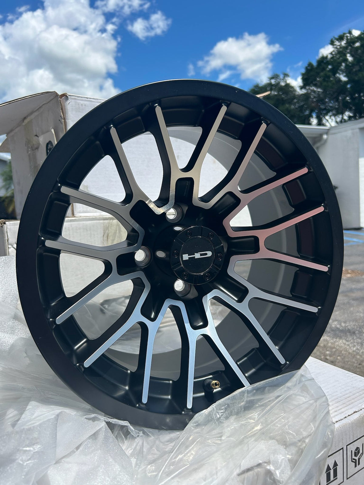 HD Gloss Black & Machined finish 14" rims